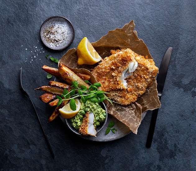 Fish and chips with Norwegian cod and pea puree