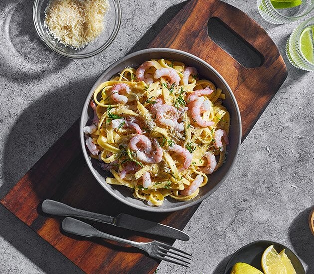 Pasta carbonara with Norwegian prawns