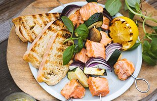 Norwegian salmon skewers with chili mayo