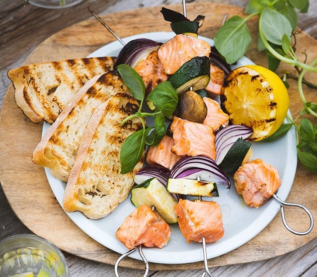 Norwegian salmon skewers with chili mayo